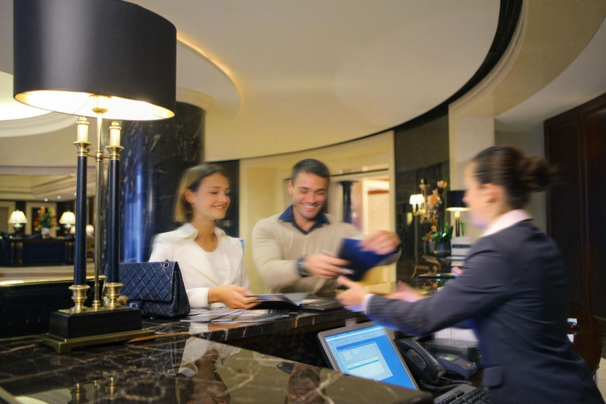 อินเตอร์คอนติเนนตัล เคียฟ Hotel ภายนอก รูปภาพ