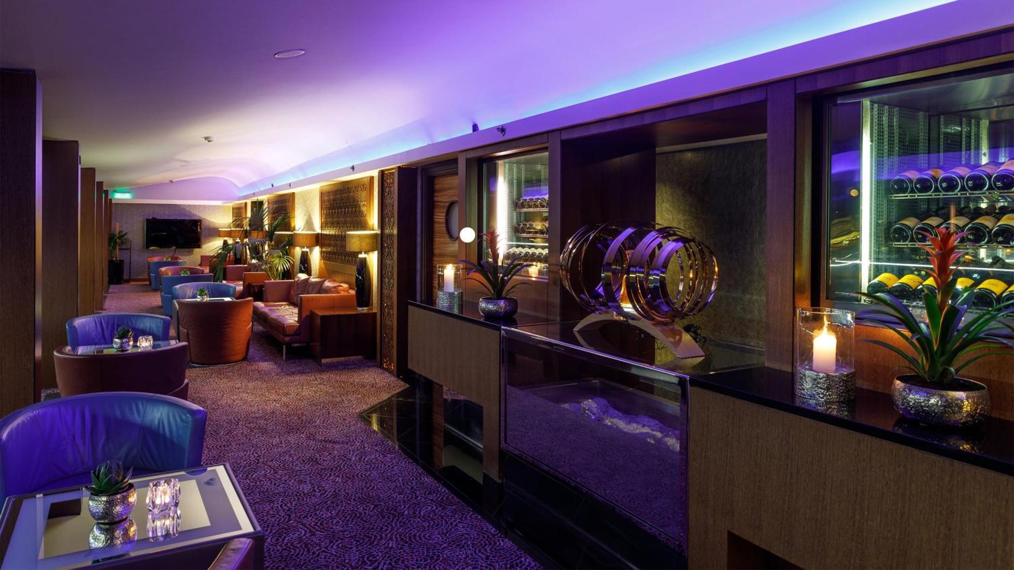 อินเตอร์คอนติเนนตัล เคียฟ Hotel ภายนอก รูปภาพ