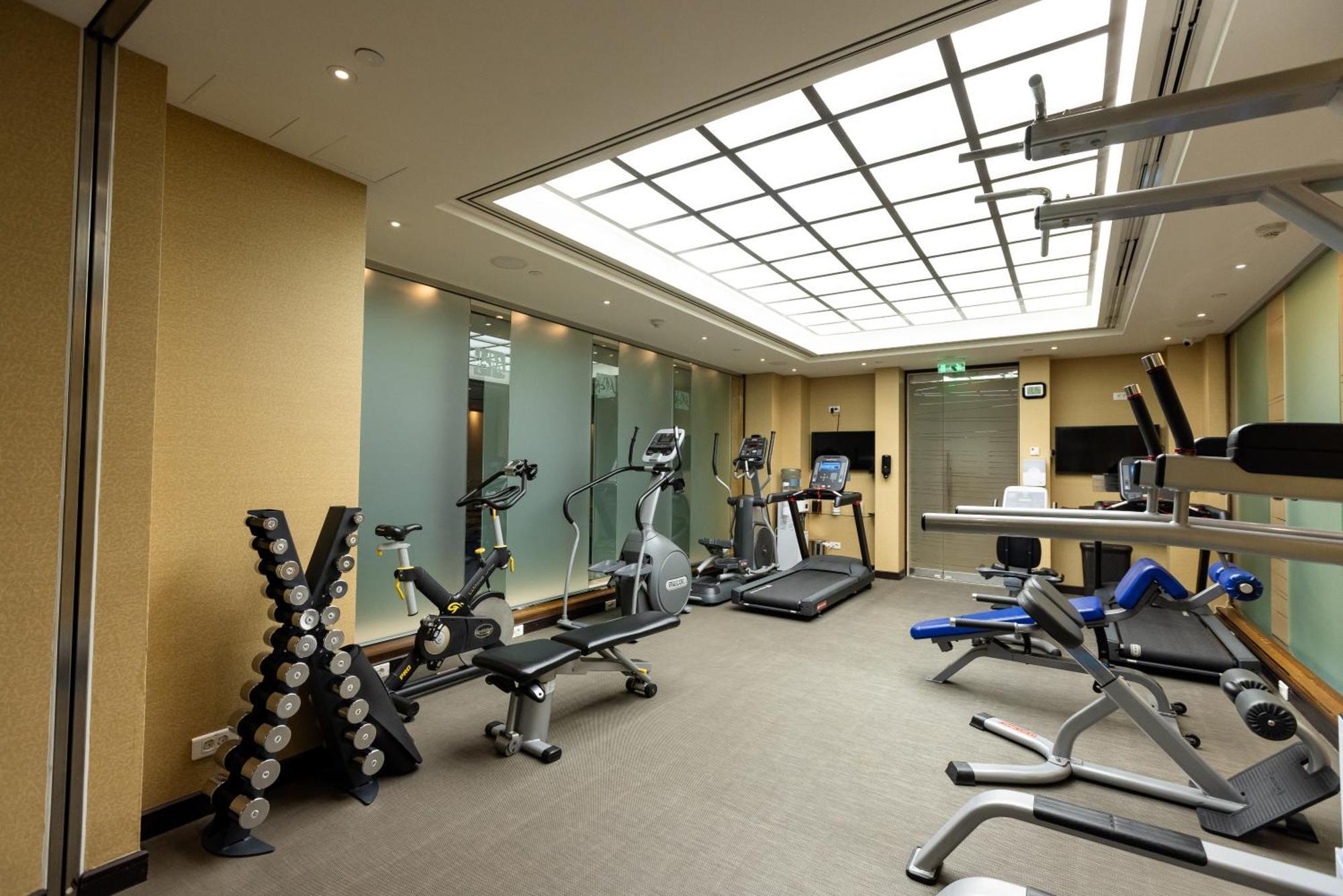 อินเตอร์คอนติเนนตัล เคียฟ Hotel ภายนอก รูปภาพ