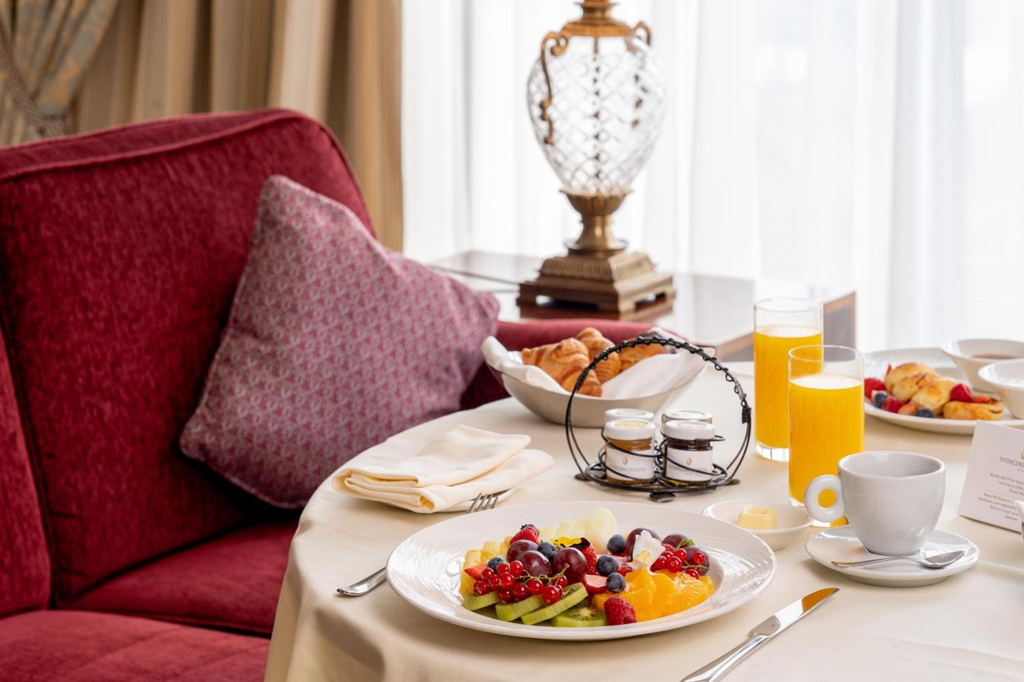 อินเตอร์คอนติเนนตัล เคียฟ Hotel ภายนอก รูปภาพ